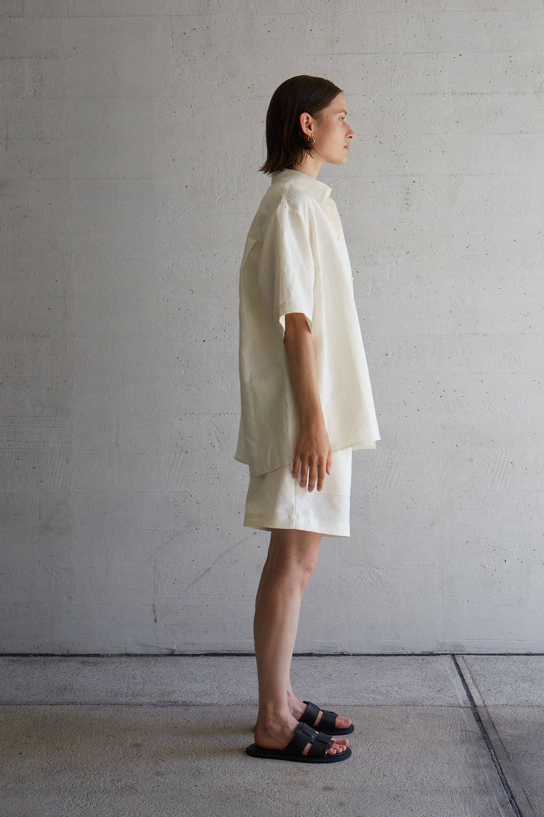 LOOSE FIT WOOL SHORTS - IVORY