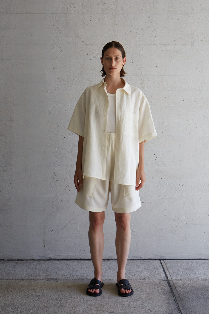 LOOSE FIT WOOL SHORTS - IVORY